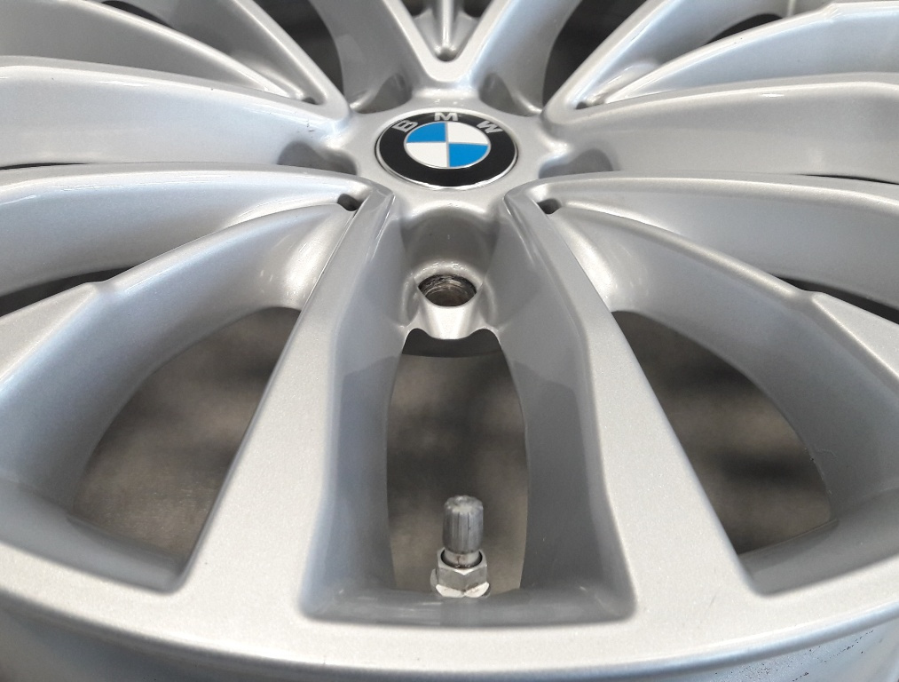 BMW 5 G30 18" Style 632 - 6