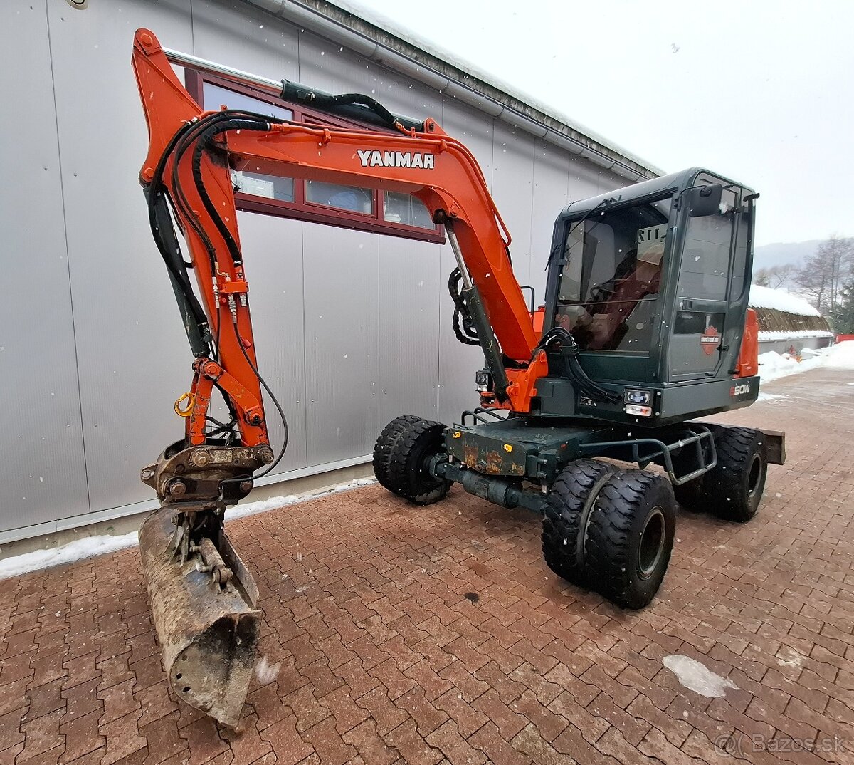 Predam kolesovy bager Yanmar B50W - 6