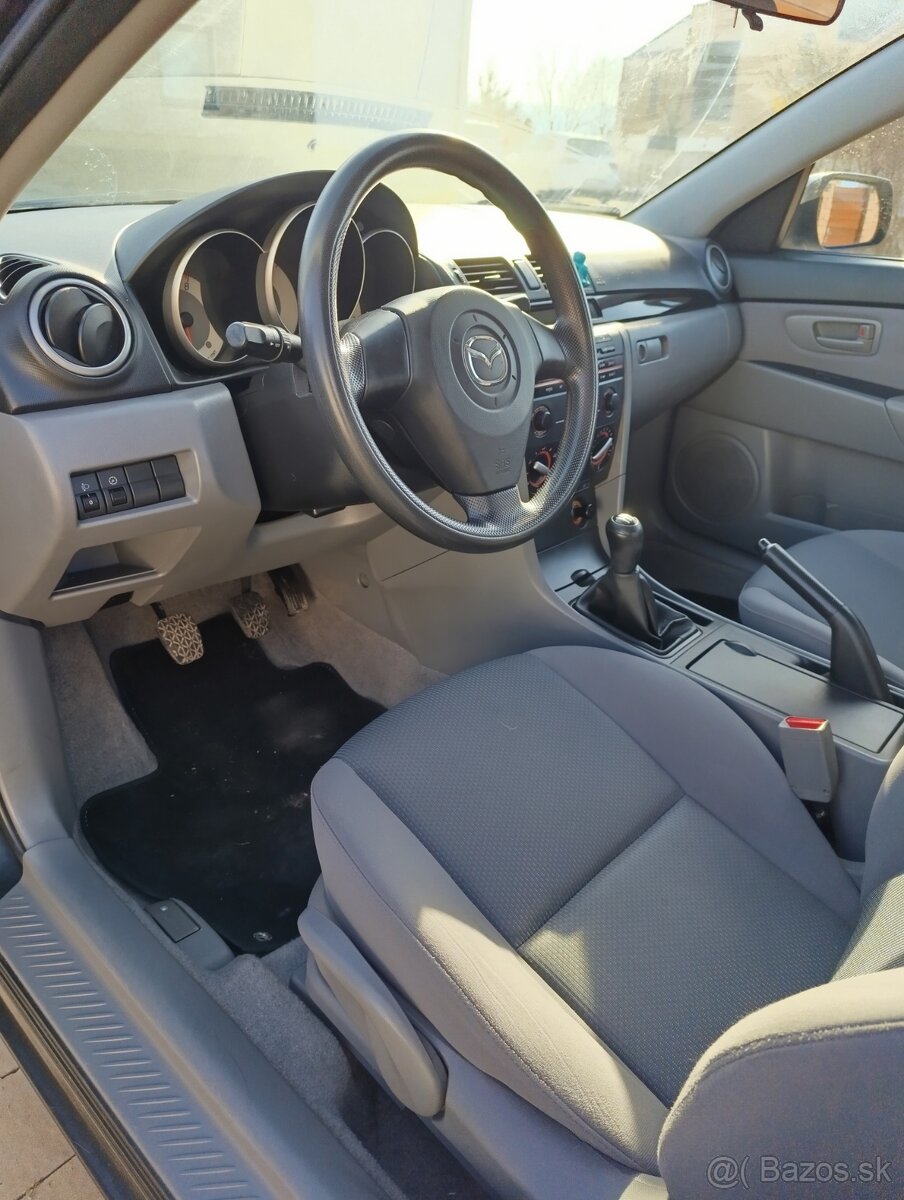 Mazda 3 sedan - 6