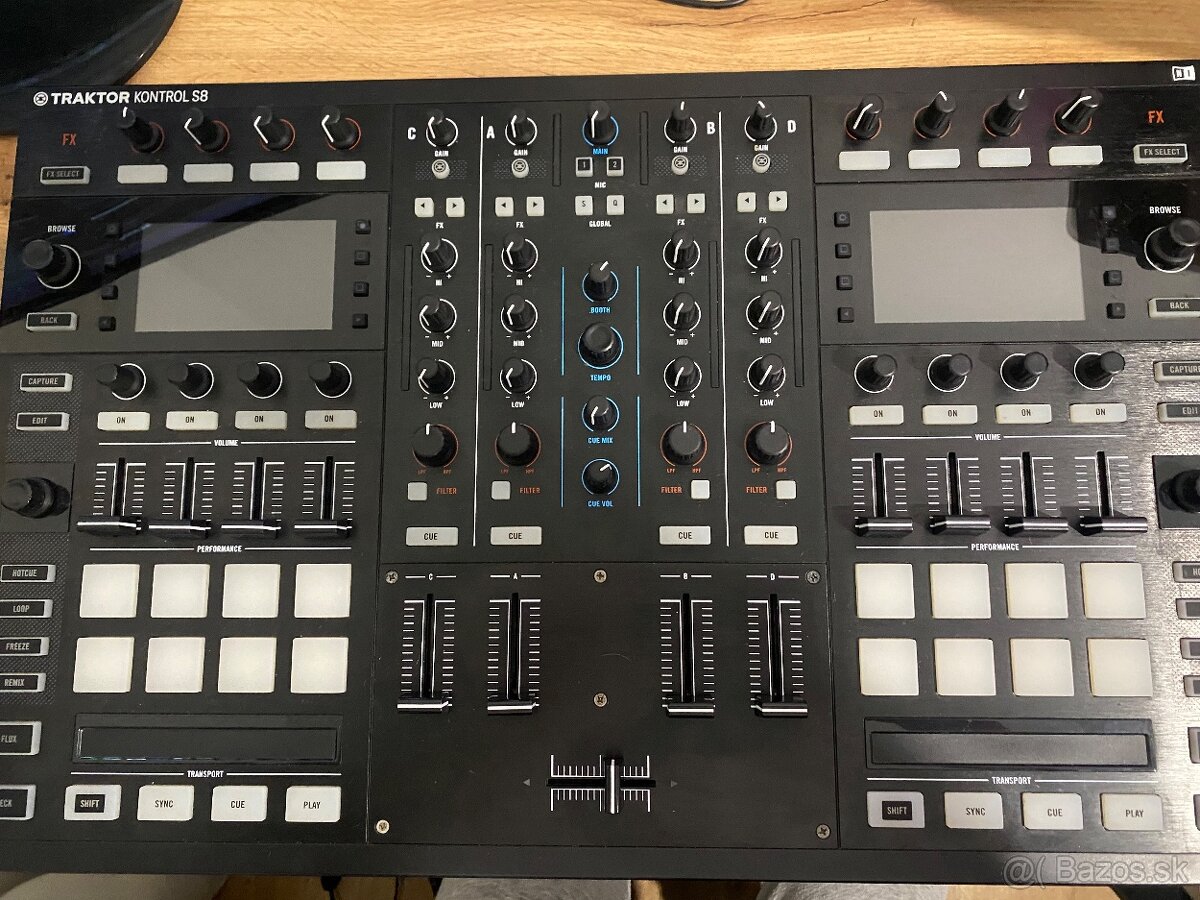 Predám Native Instruments Traktor Kontrol S8 - 6