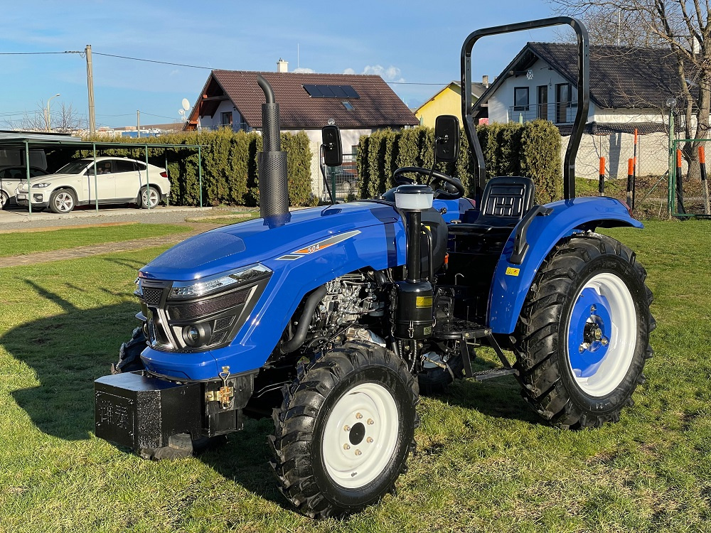 Traktor 504 (50 koní) s pneu 7.50-16/11.2-24 - 6