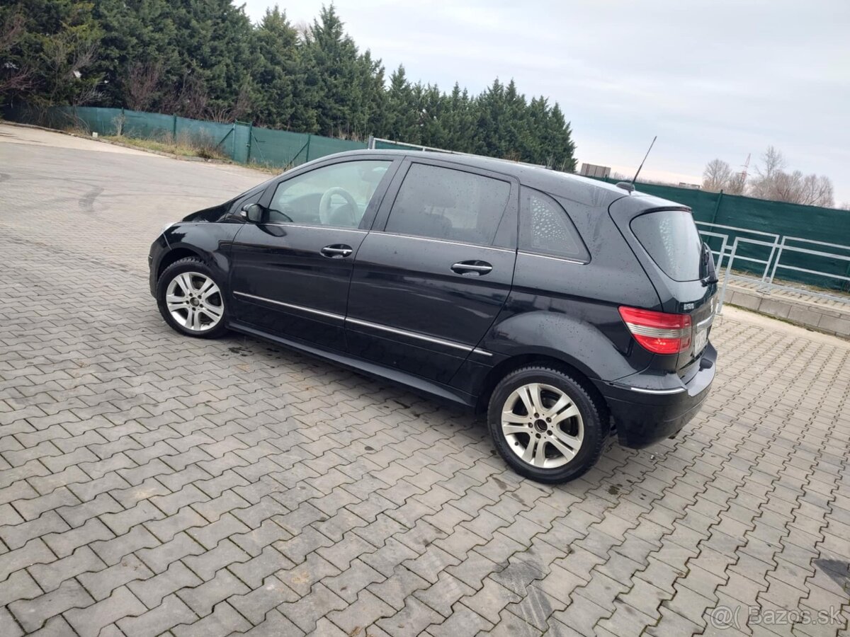 Predám Mercedes-Benz b180 cdi - 6