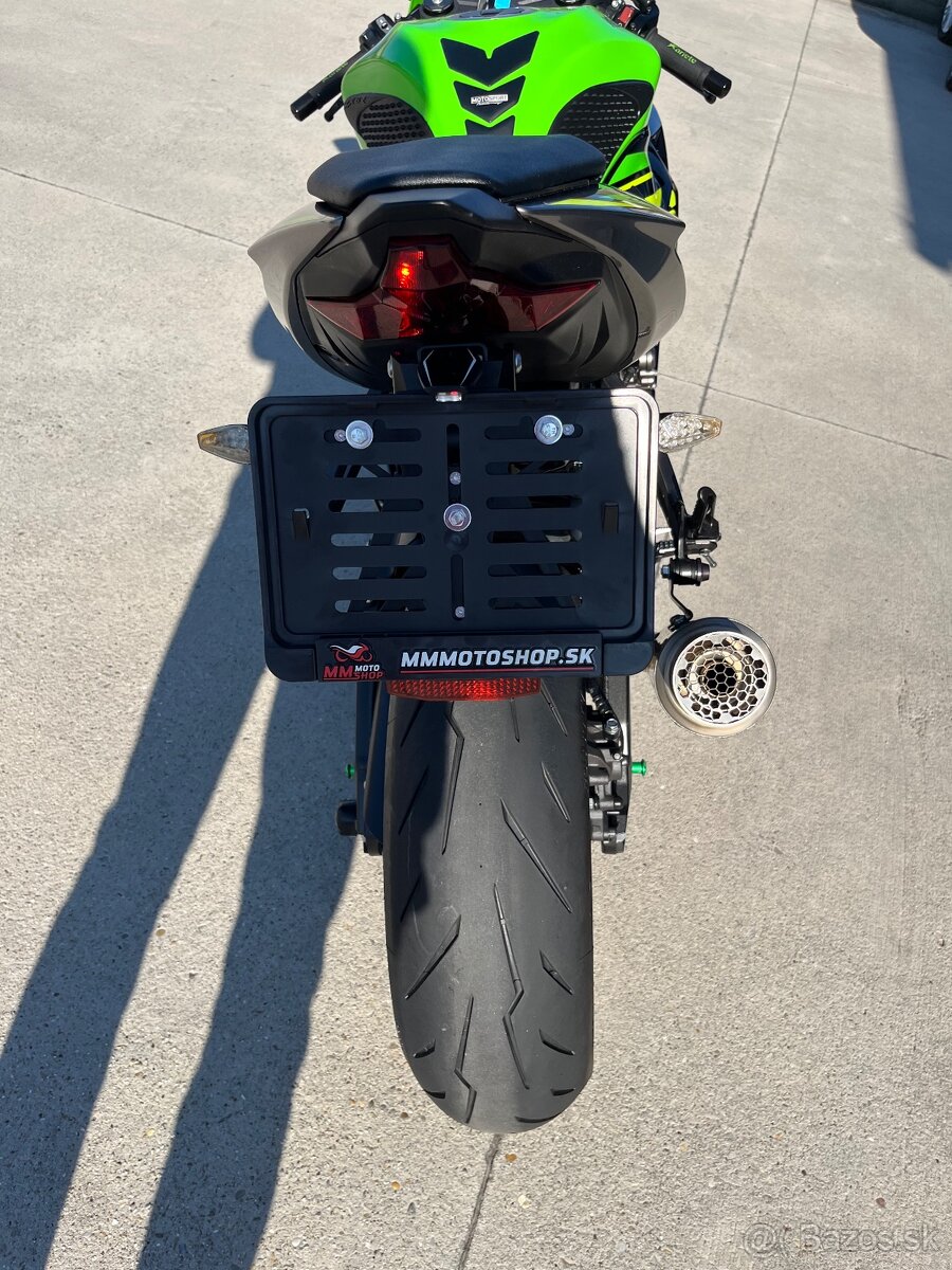 Kawasaki ZX6R - 6