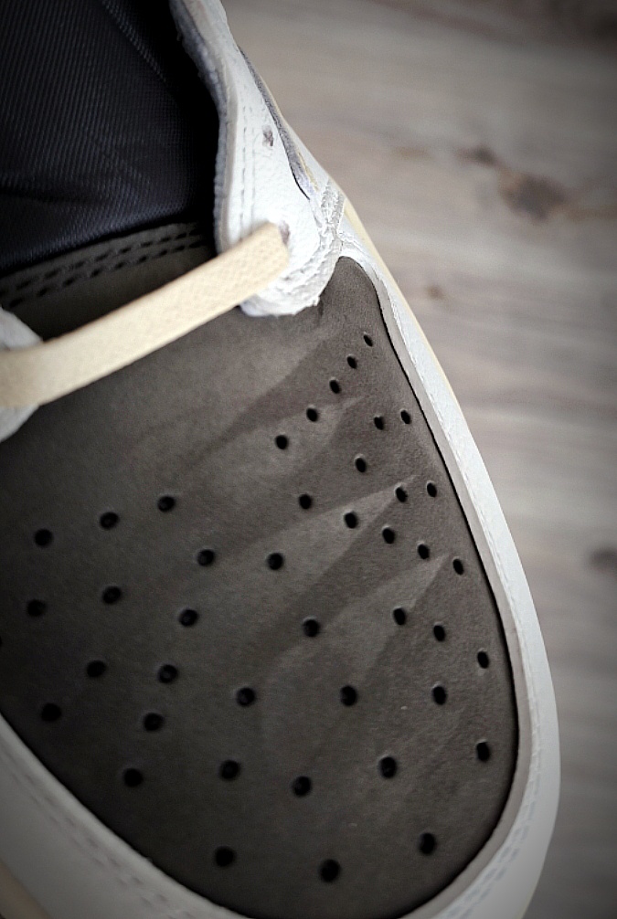 Jordan x Travis Scott “Reverse Mocha” 🤍🤎 - 6