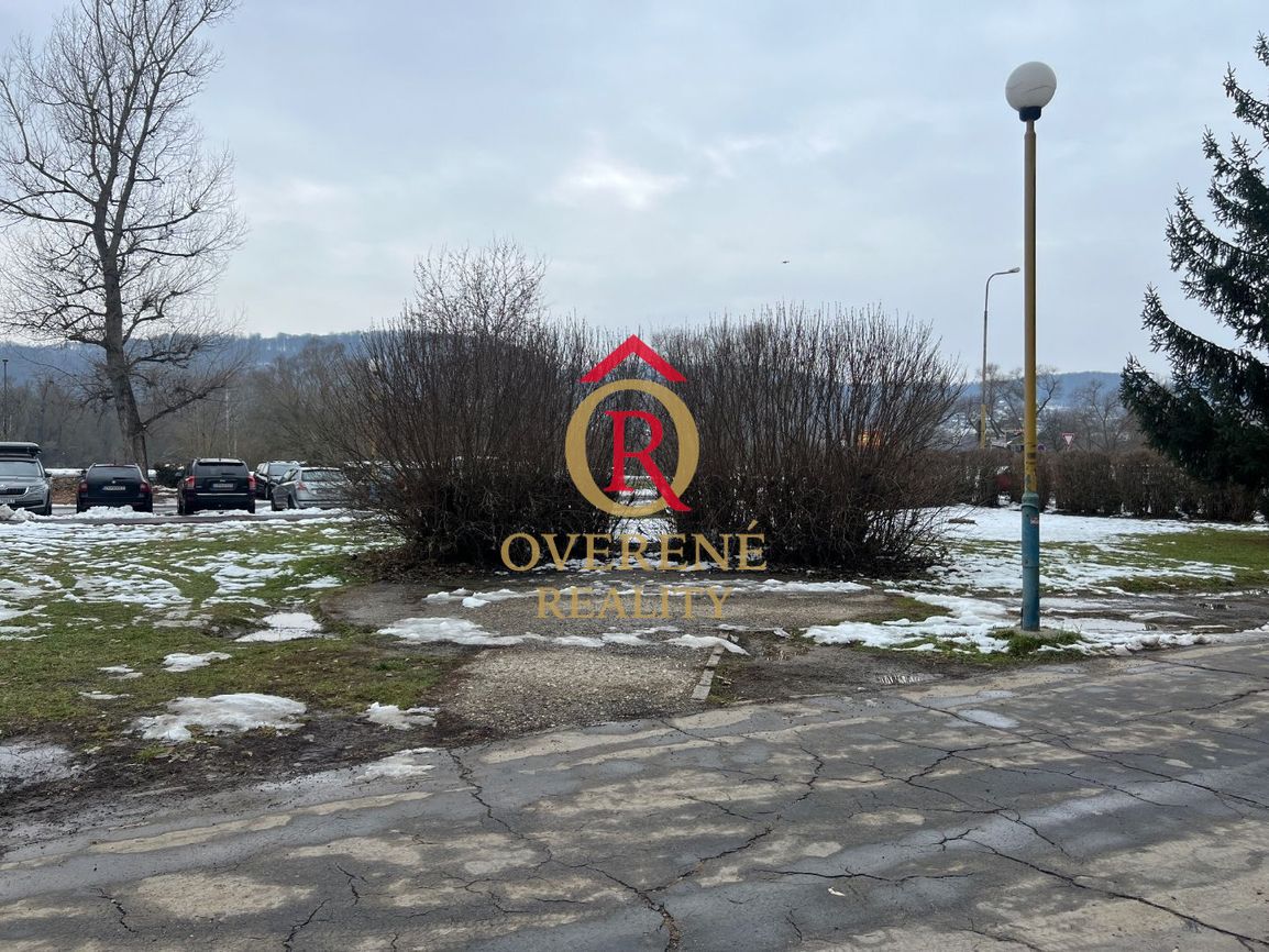 Na predaj rovinatý pozemok pre parkovisko 778m2 - Zvolen-Zá - 6