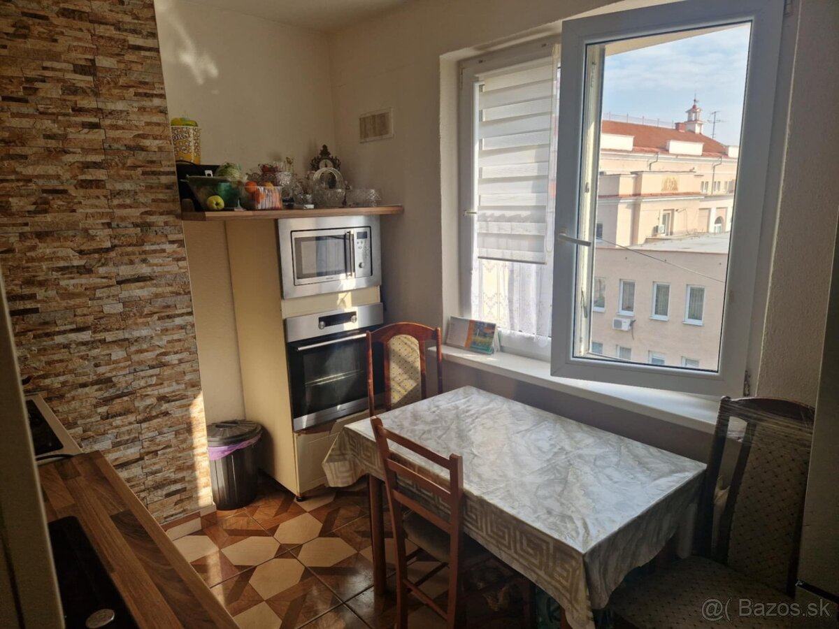 Na predaj prerobený 3 izbový byt Prievidza - 6