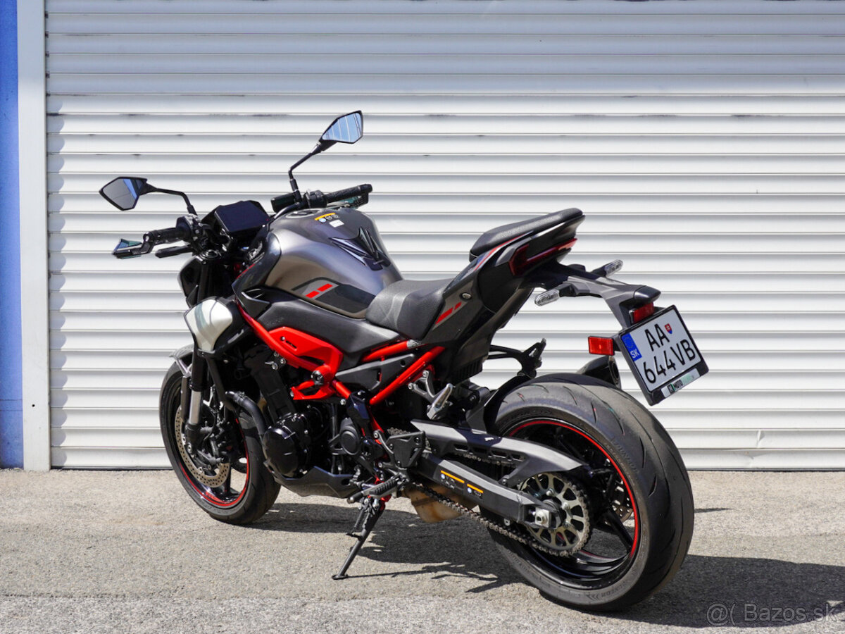 Kawasaki Z900 - 6