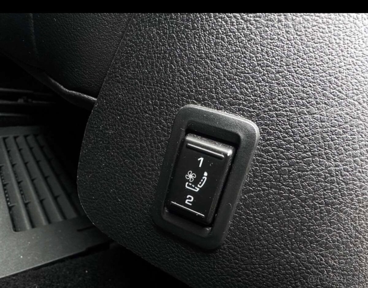 ŠKODA SUPERB 2,0 TDi, FULL VÝBAVA - 6