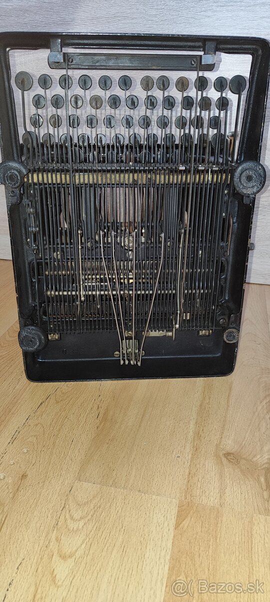 Pisací stroj L.C. Smith & Bros No. 8 - 6