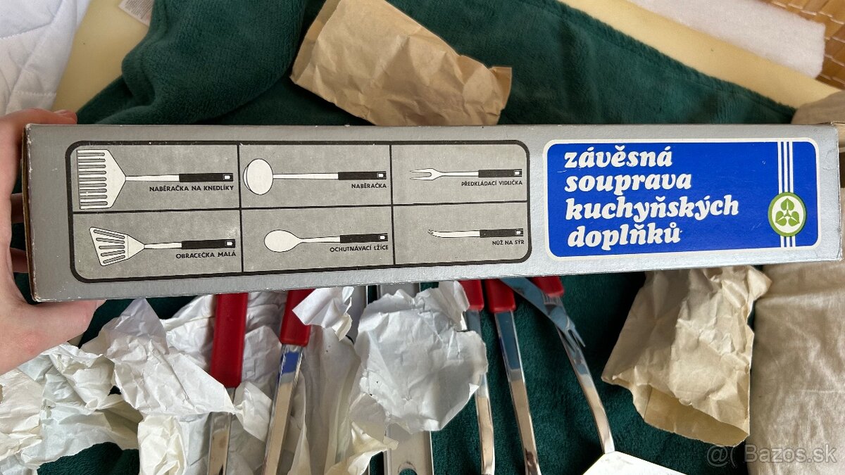 Závesná súprava kuchynských doplnkov ČSSR 1989 - 6