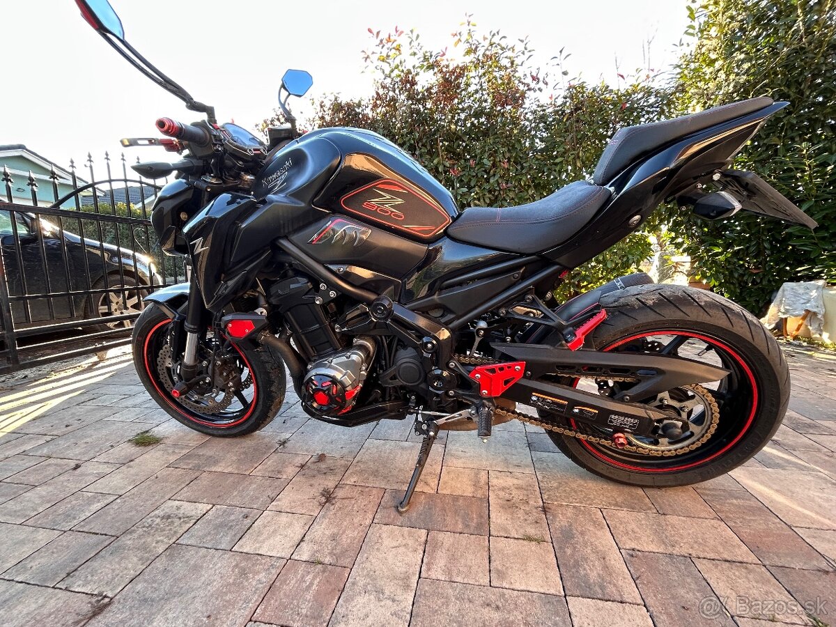 Kawasaki Z900 - 6