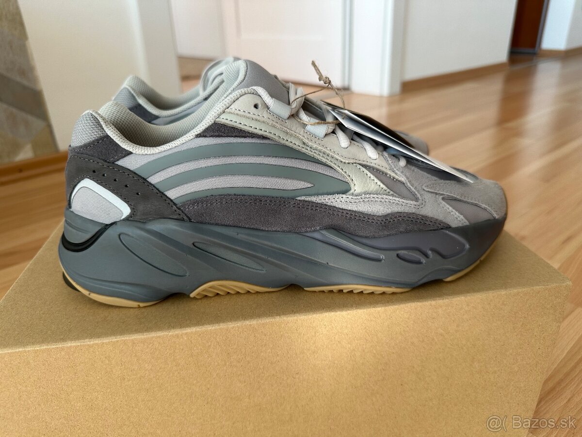 Yeezy Boost 700 V2 Tephra EU 45 1/3 - 6