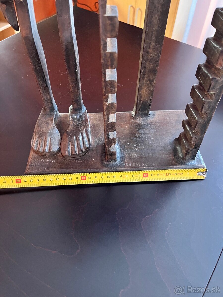 Drevený stojan s domorodcom - 6