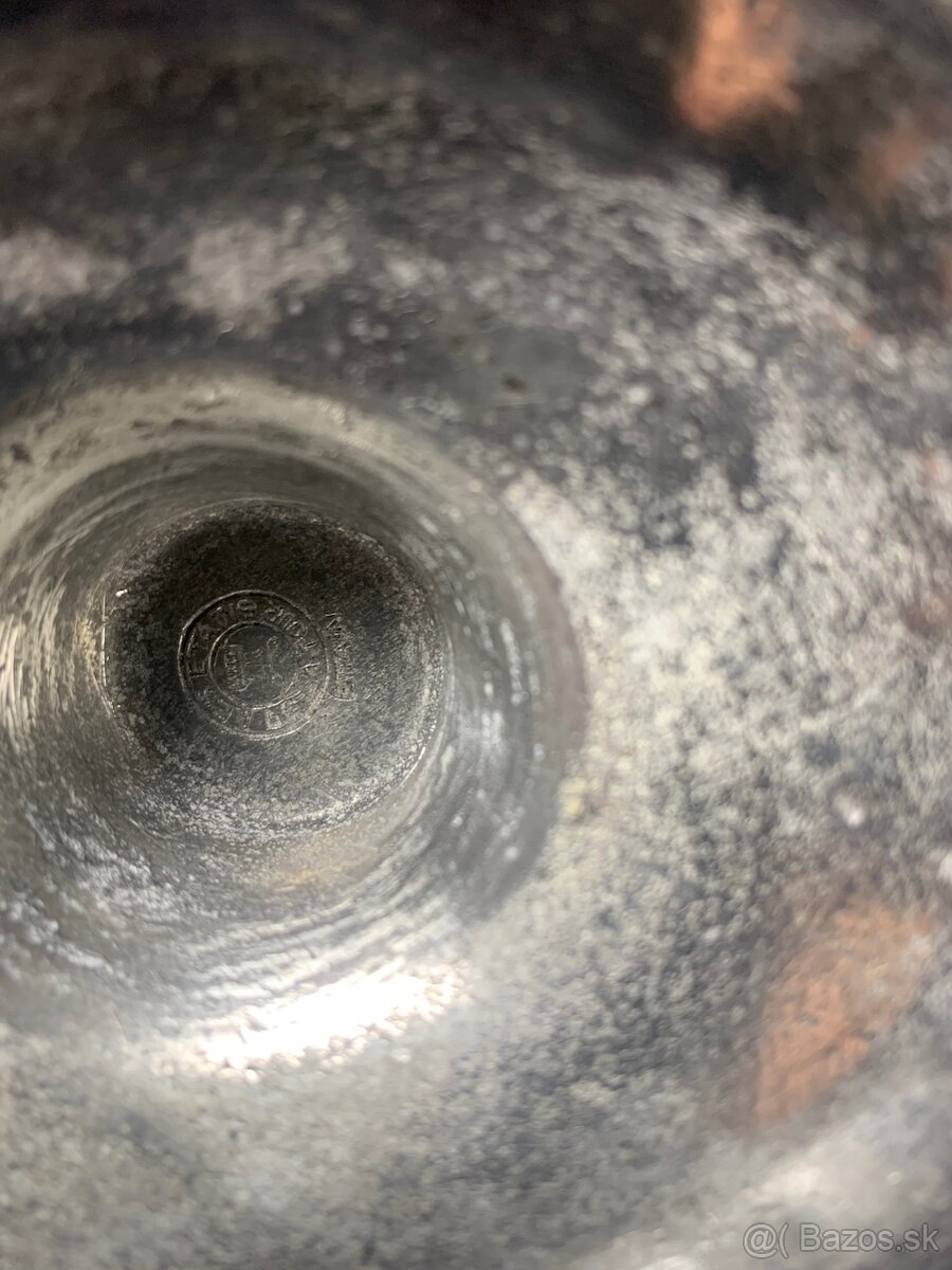 Starozitny kovový svietnik a tanier - 6