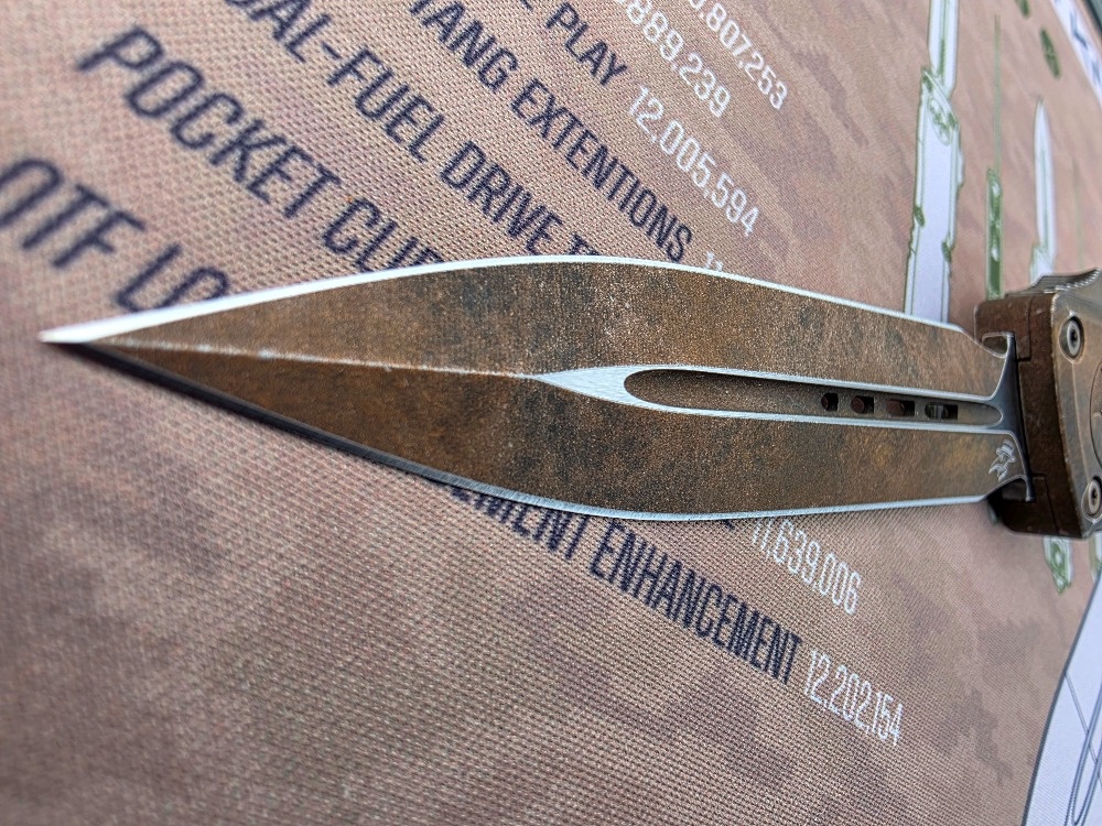 Microtech Combat Troodon Gen III Plague Outbreak - 6