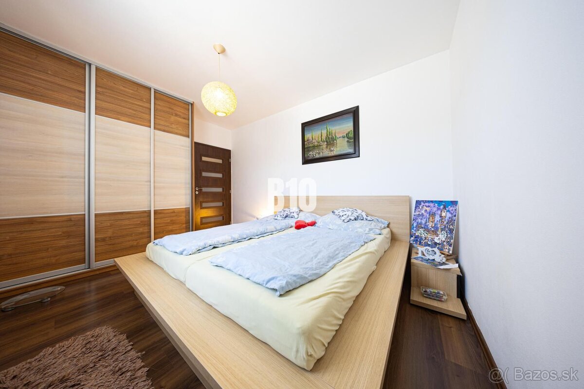 ÚTULNÝ 4 IZBOVÝ RODINNÝ DVOJDOM S BAZÉNOM A TERASOU - 6