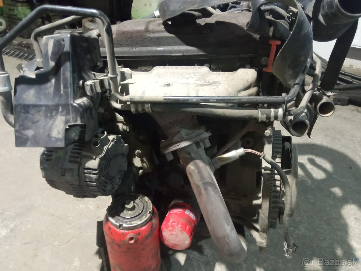 Motor Peugeot 206 1.4 beznín - 6