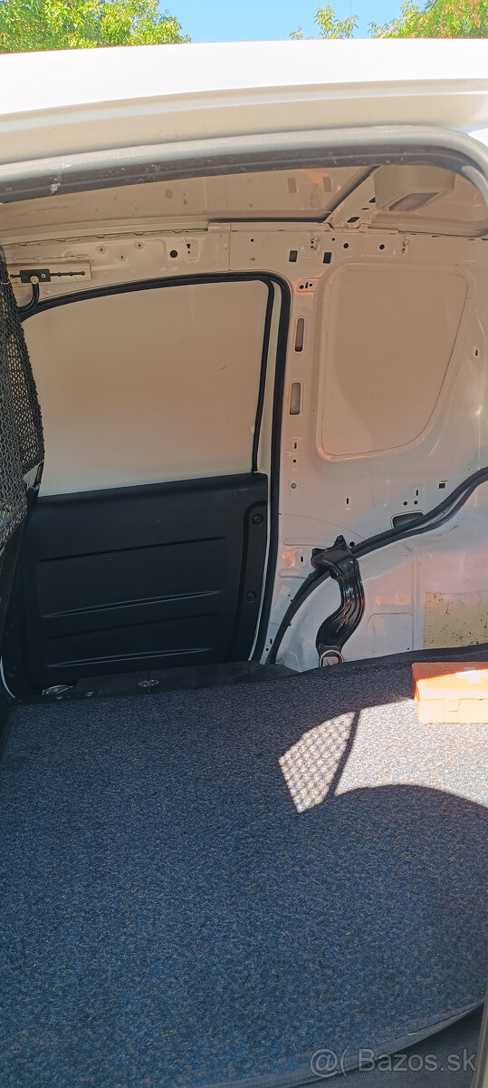 Predám ŠKODA PRAKTIK 1.6TDI 66kW 2011 - 6