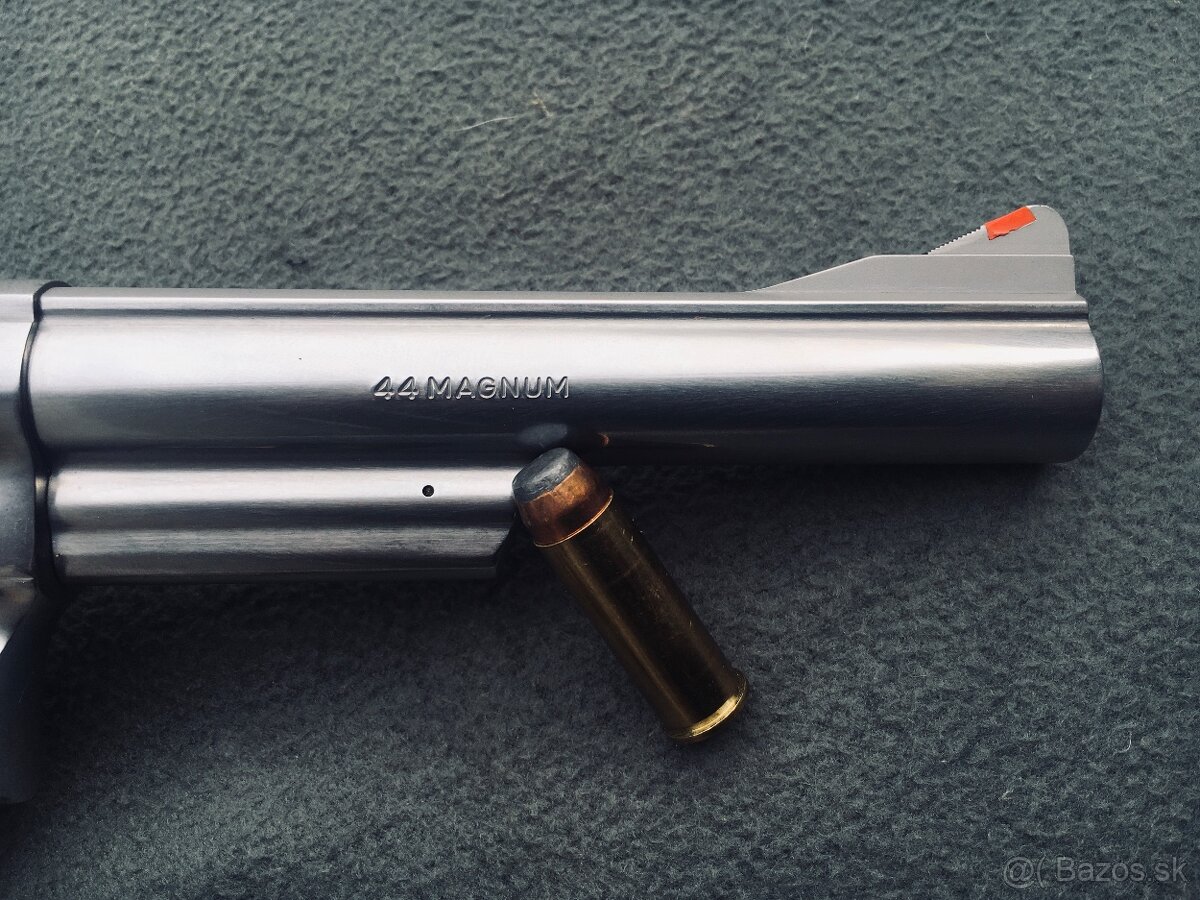 Revolver Smith&Wesson .44 Magnum - 6
