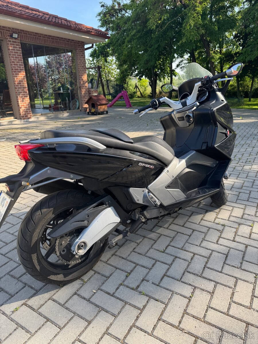 Gilera GP 800 - 6