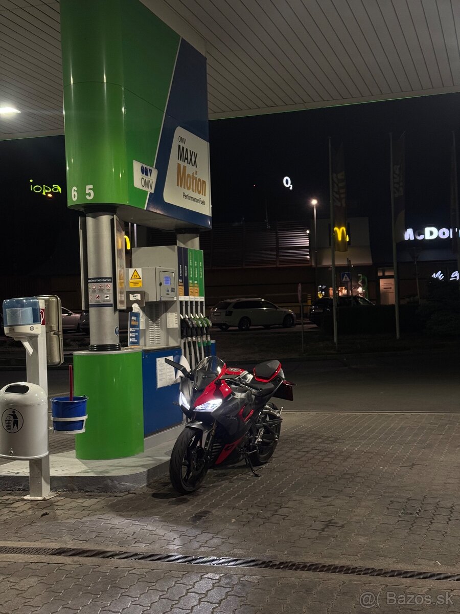 QJMOTOR SRK 125R - 6