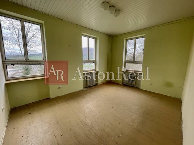 Kúpte si vlastný KAŠTIEĽ - DOMANIŽA - 6