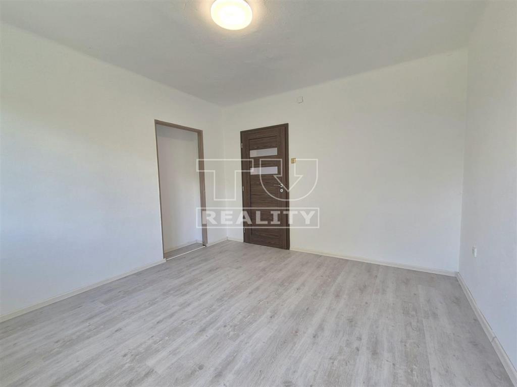 ZNÍŽENÁ CENA - 3 izbový byt s loggiou, s možnosťou krbu... - 6