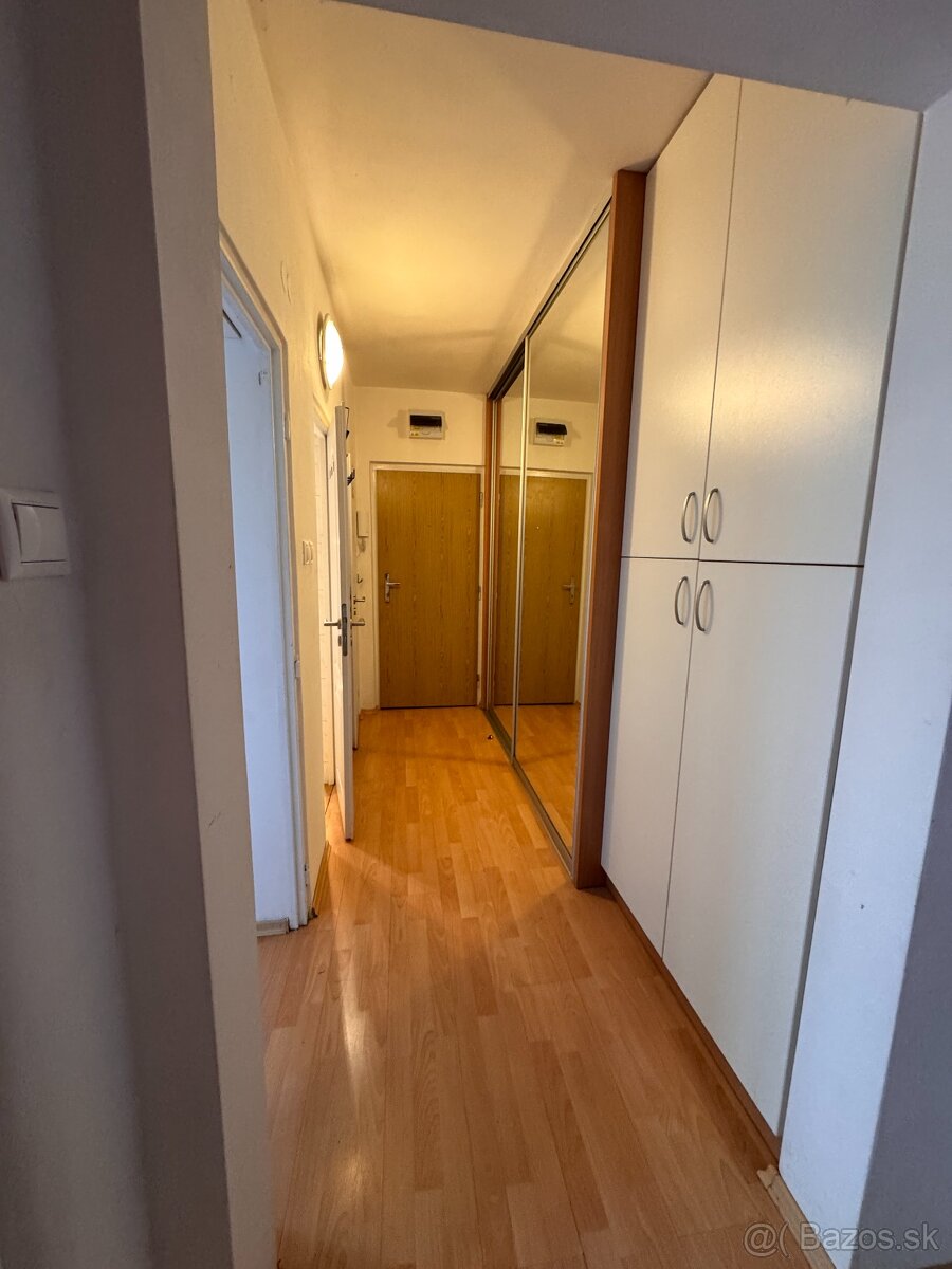 Dvojizbový byt s balkónom na Mládežníckej ulici - 6