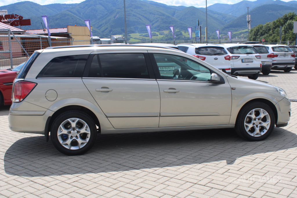 Opel Astra Caravan 1,9CDTi 88 kW - 6