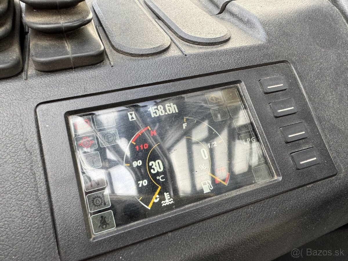 Vysokozdvižný vozík 1,5t. / LPG / iba 158mth - 6