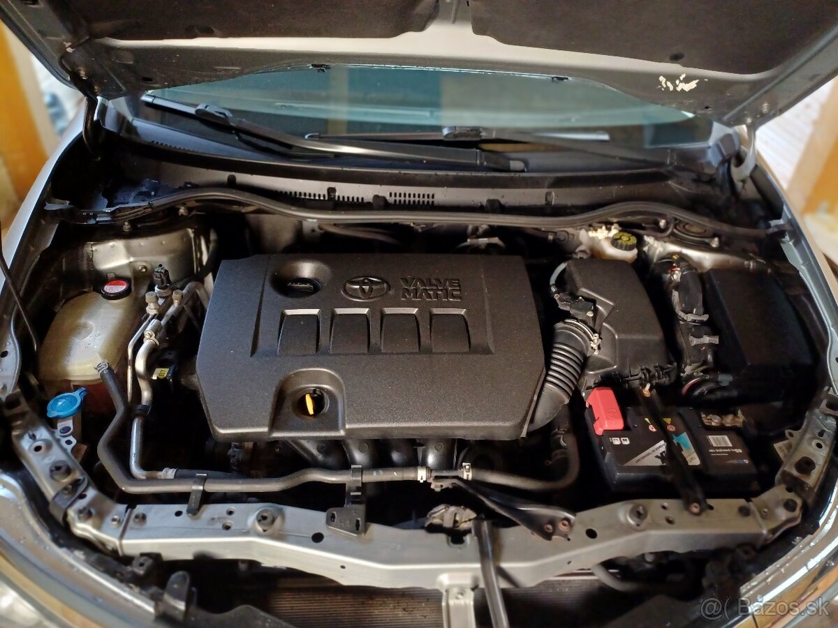 Toyota Auris 1.6 - 6
