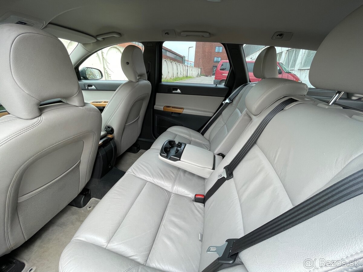 Volvo v50 2.0d 2.majitel s históriou - 6