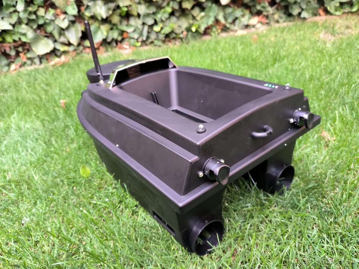 Zavazacia lodka GPS + SONAR - 6