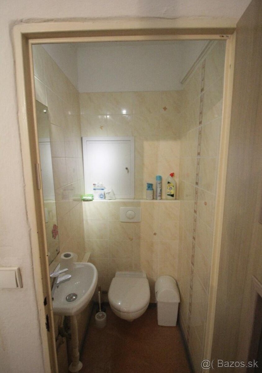 Prenajmem jedno miesto v krásnom byte s výhľadom na hrad - 6