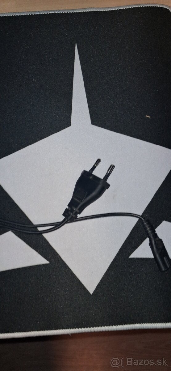 Xbox one s + monitor podložka pod myš klavesnica sluchadla - 6