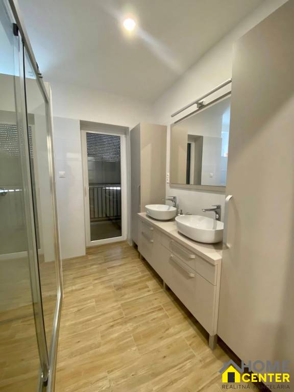 NA PREDAJ zrekonštruovaný, luxusný 2 izbový byt - KOMÁRNO - 6