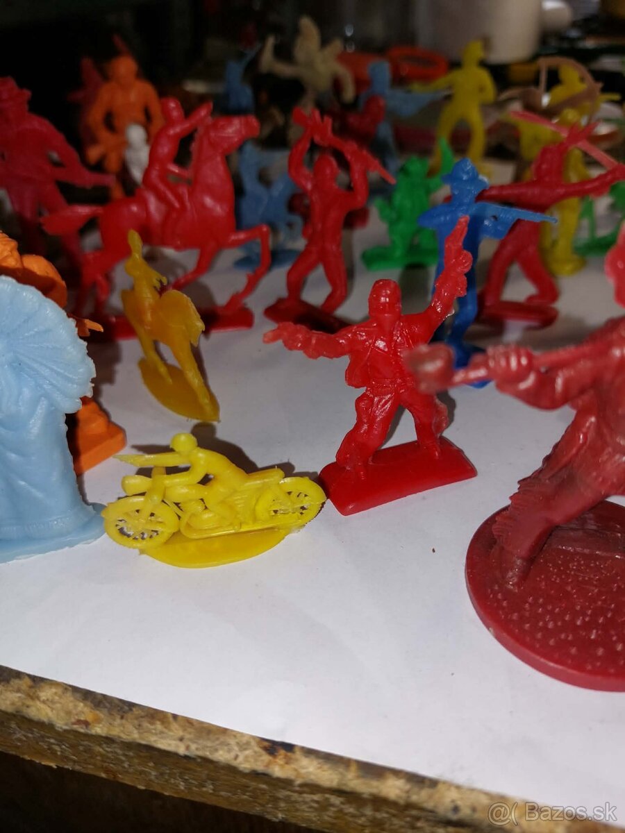 Staré retro figúrky,indiáni,vojaci - 6