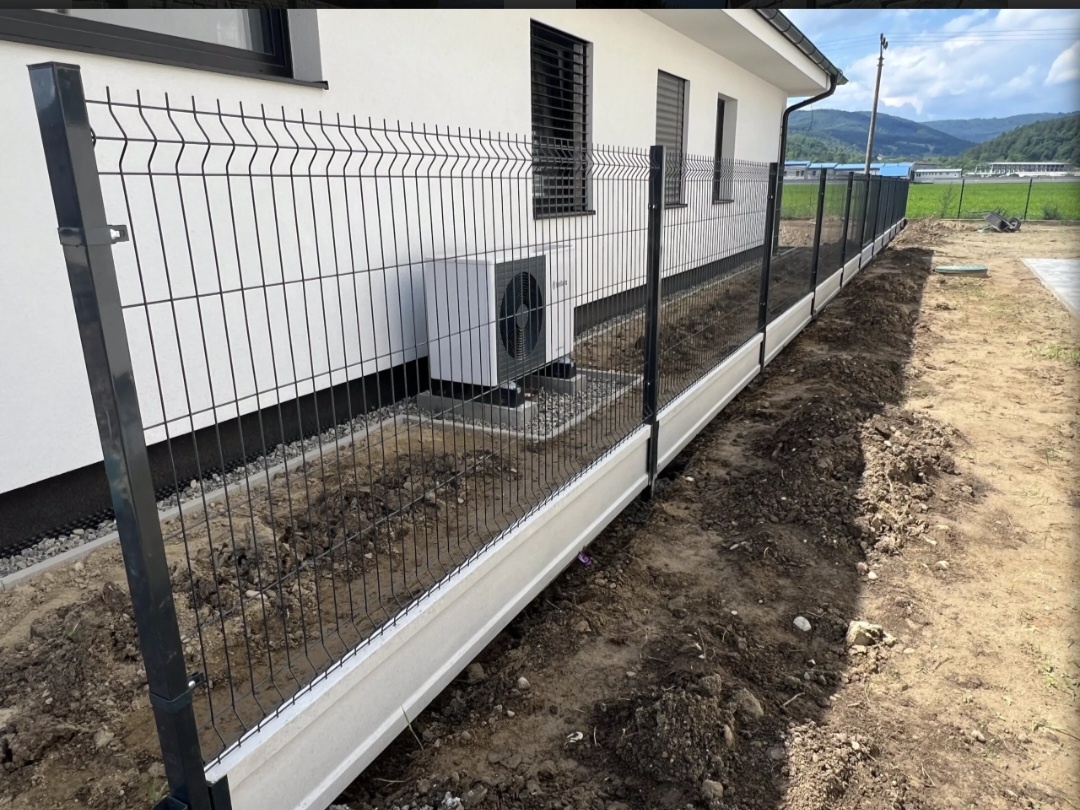 Betonovy plot , podhrabové dosky 3d,2d montáž - 6