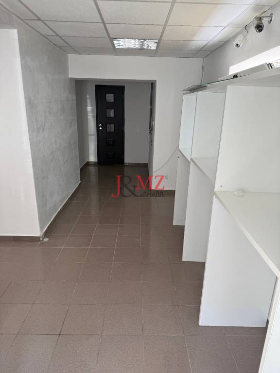 Obchodný priestor, kancelária Sarartovská ul. - 6