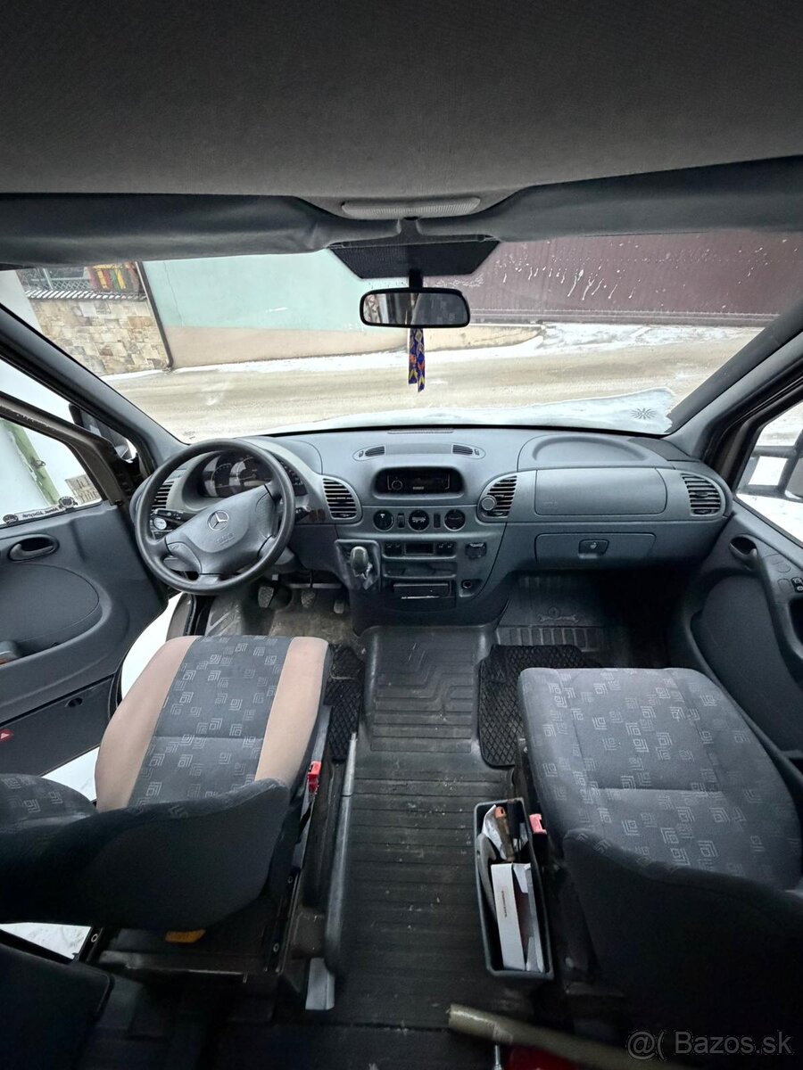 Mercedes-Benz Sprinter 4x4 Camper - 6