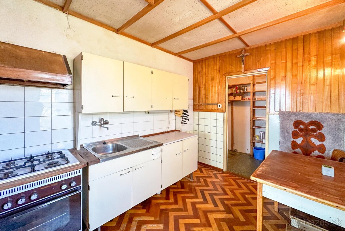 Dom s letnou kuchynkou v meste Žarnovica - 6