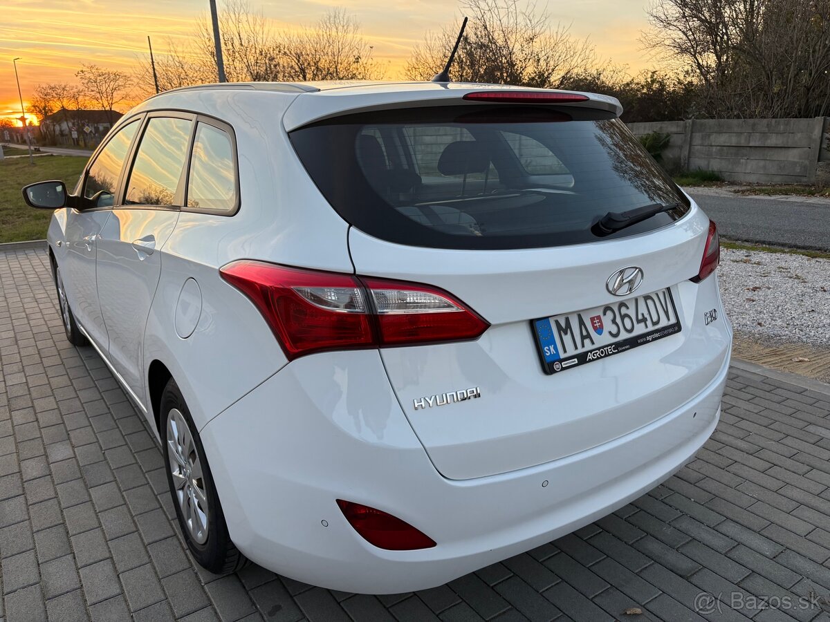Hyundai i30 CW Combi 1.6 CRDI 81kw - 6