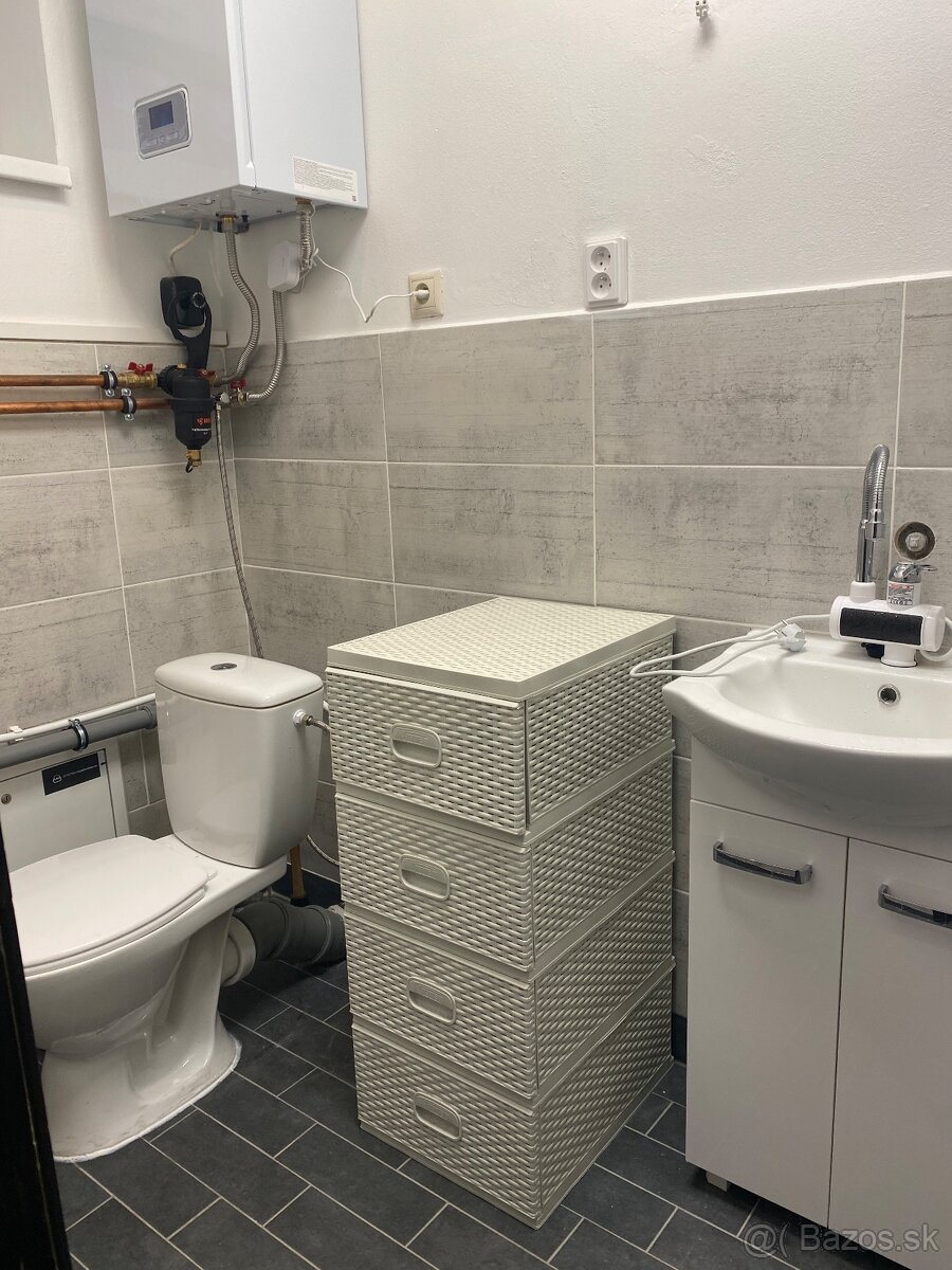 Obchodný oriestor na prenájom Trenčín - 6