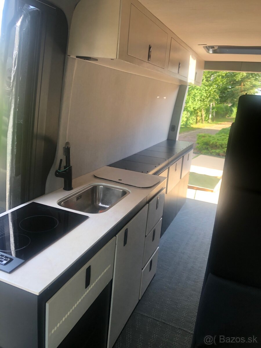 Kamper Volkswagen / Man Tge 3.180 z roku 2019 - grafit - 6