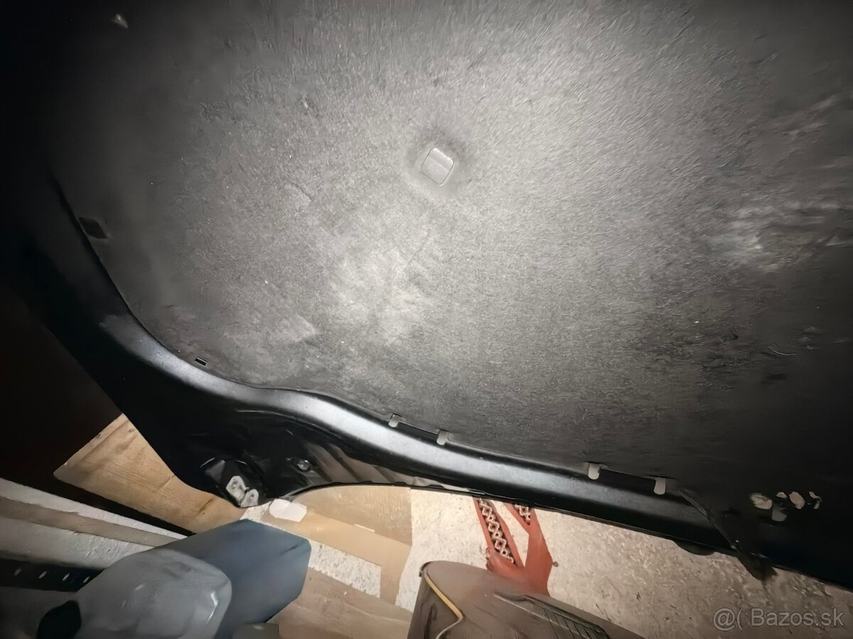 Predná kapota Škoda Octavia 3 - 6