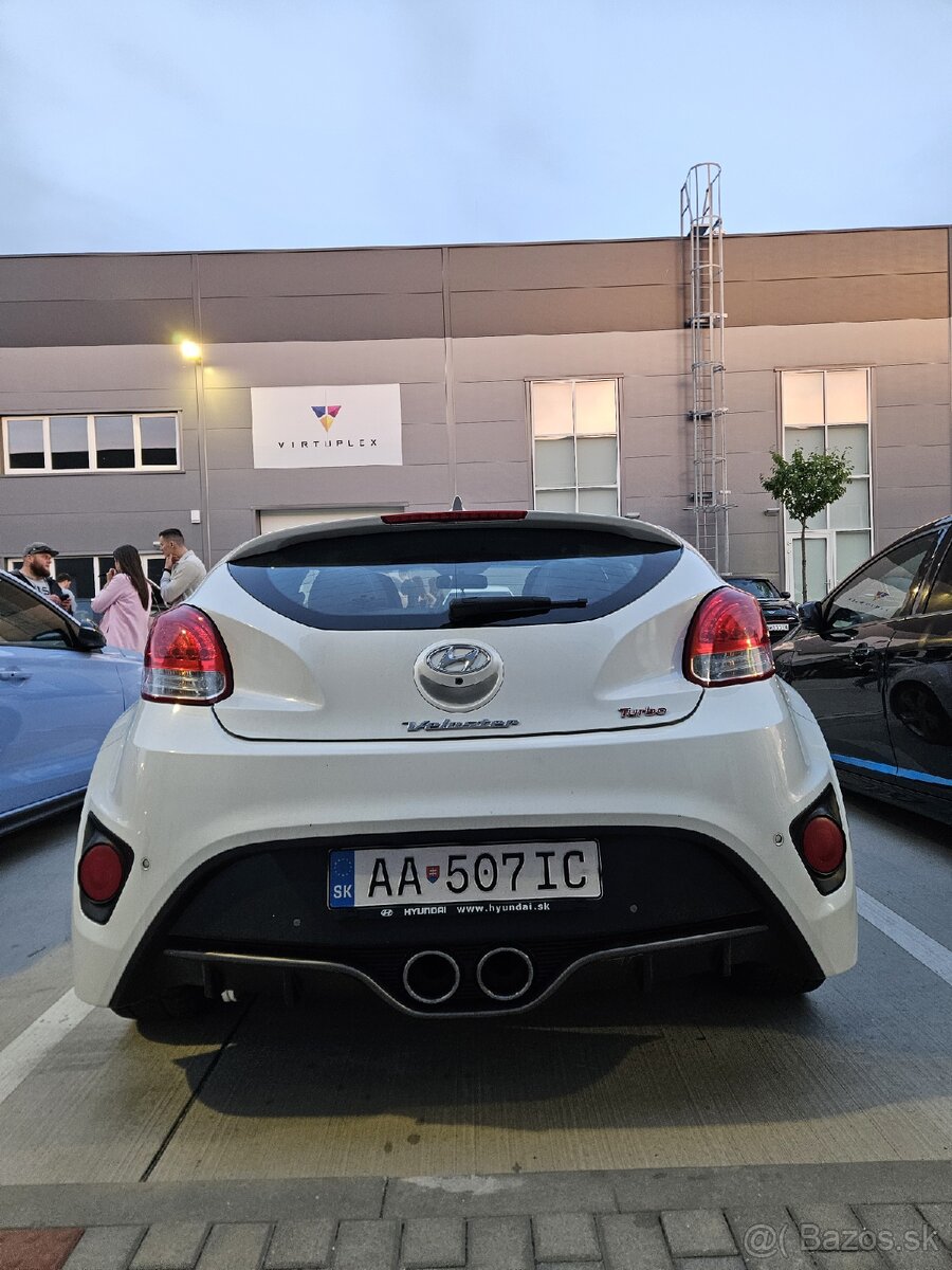 Hyundai Veloster Turbo - 6