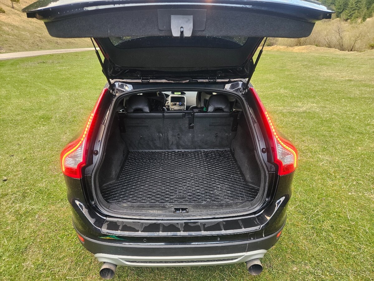 Volvo XC 60 R Design - 6