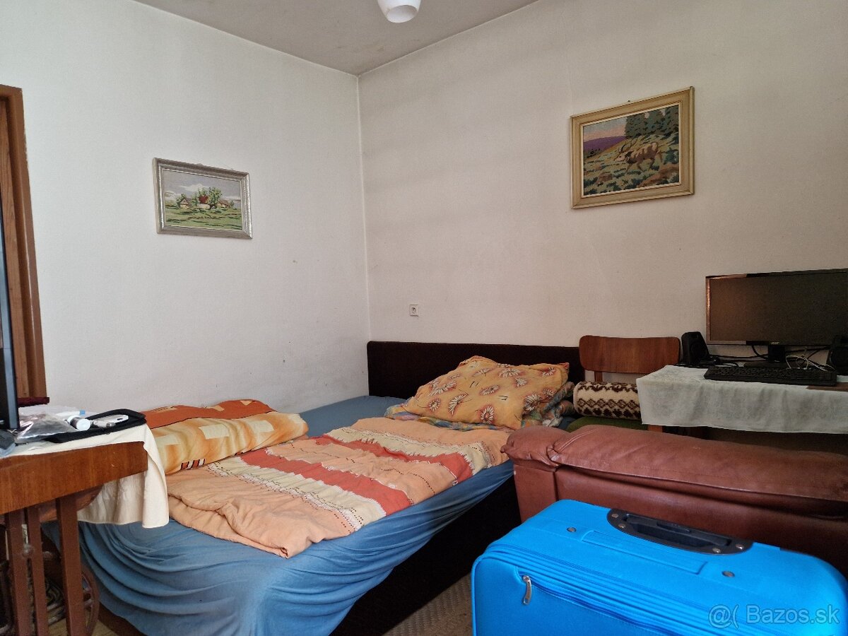 5-IZBOVÝ ROD. DOM A VÝNIMOČNÝ POZEM., NEŠTICH,TOP LOKALITA - 6