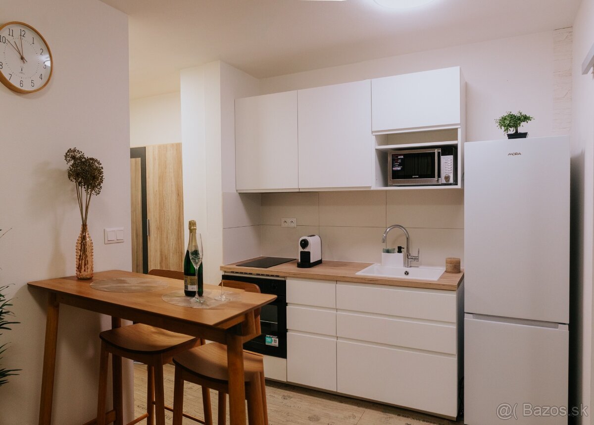 Novostavba Švermova Banska Bystrica, menší 2 izbový byt 44,6 - 6