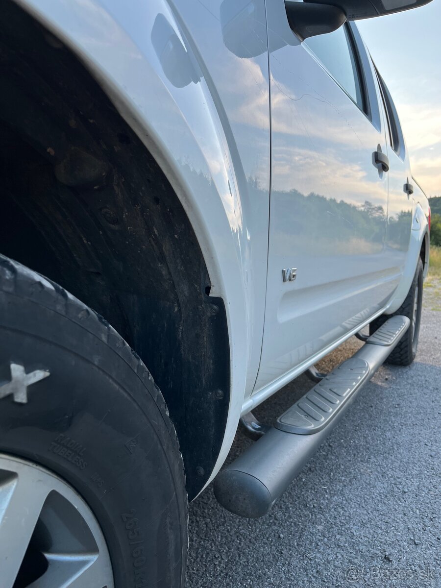 Nissan Navara DoubleCab 3.0 V6 Platinum - 6